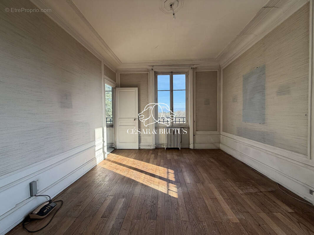 Appartement 25 m² à Charbonnieres-Les-Bains  - photo 2