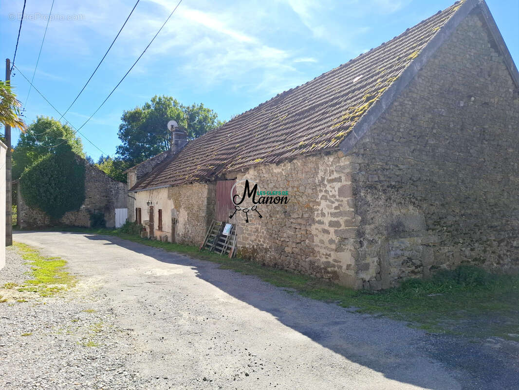 Maison à BERSAC-SUR-RIVALIER