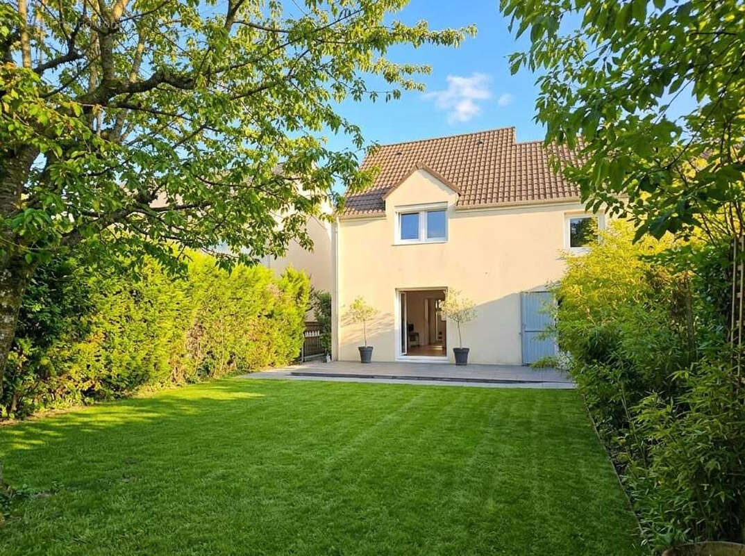 Maison à PONTAULT-COMBAULT