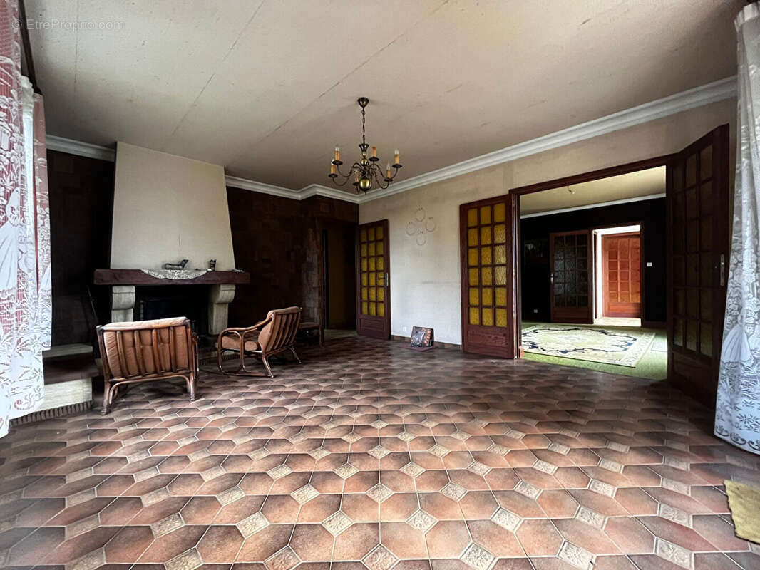 Maison à SAINT-GENEST-D&#039;AMBIERE