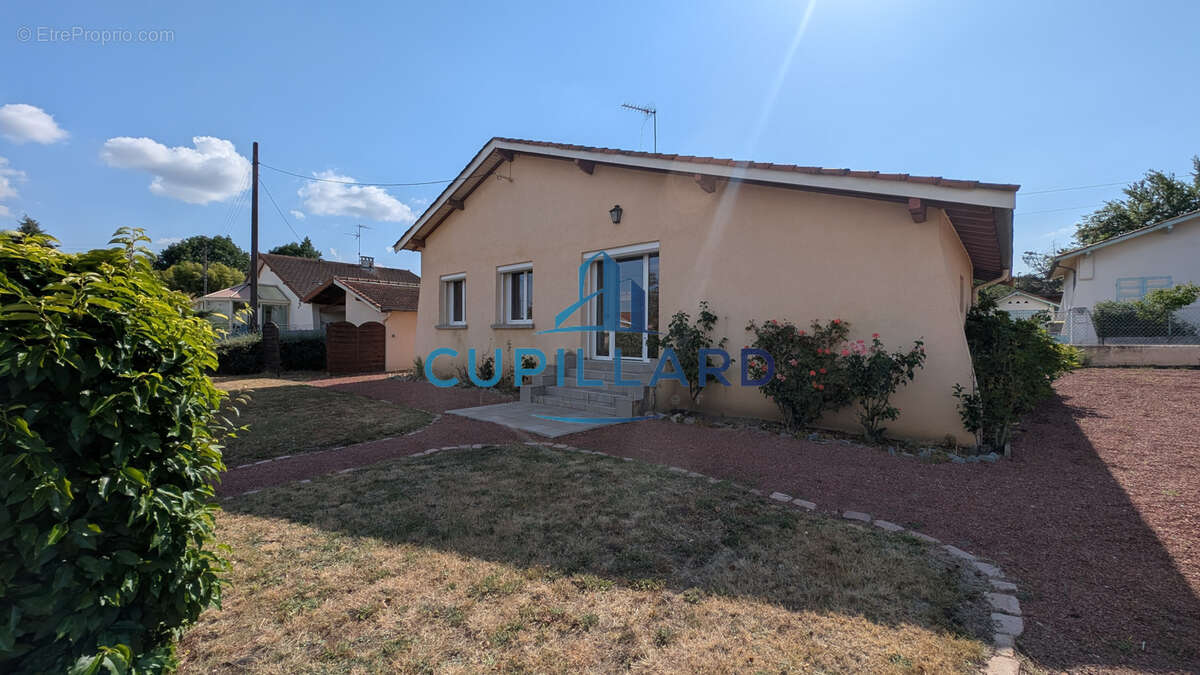 maison de plain-pied au calme proche des commerces - photo 4