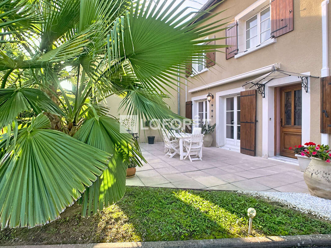 Appartement à MONTMERLE-SUR-SAONE