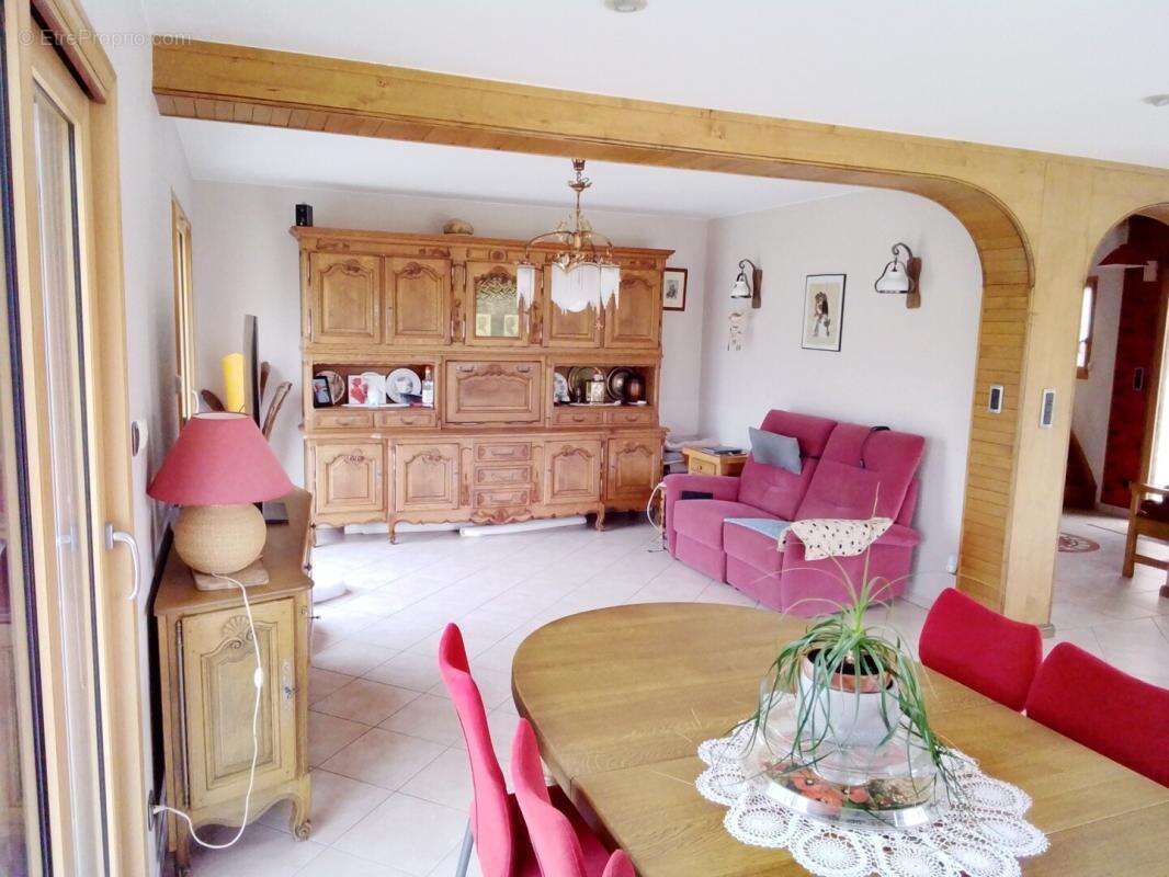 Maison à ESCLES