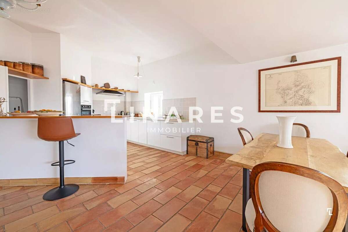 Appartement à MARSEILLE-2E