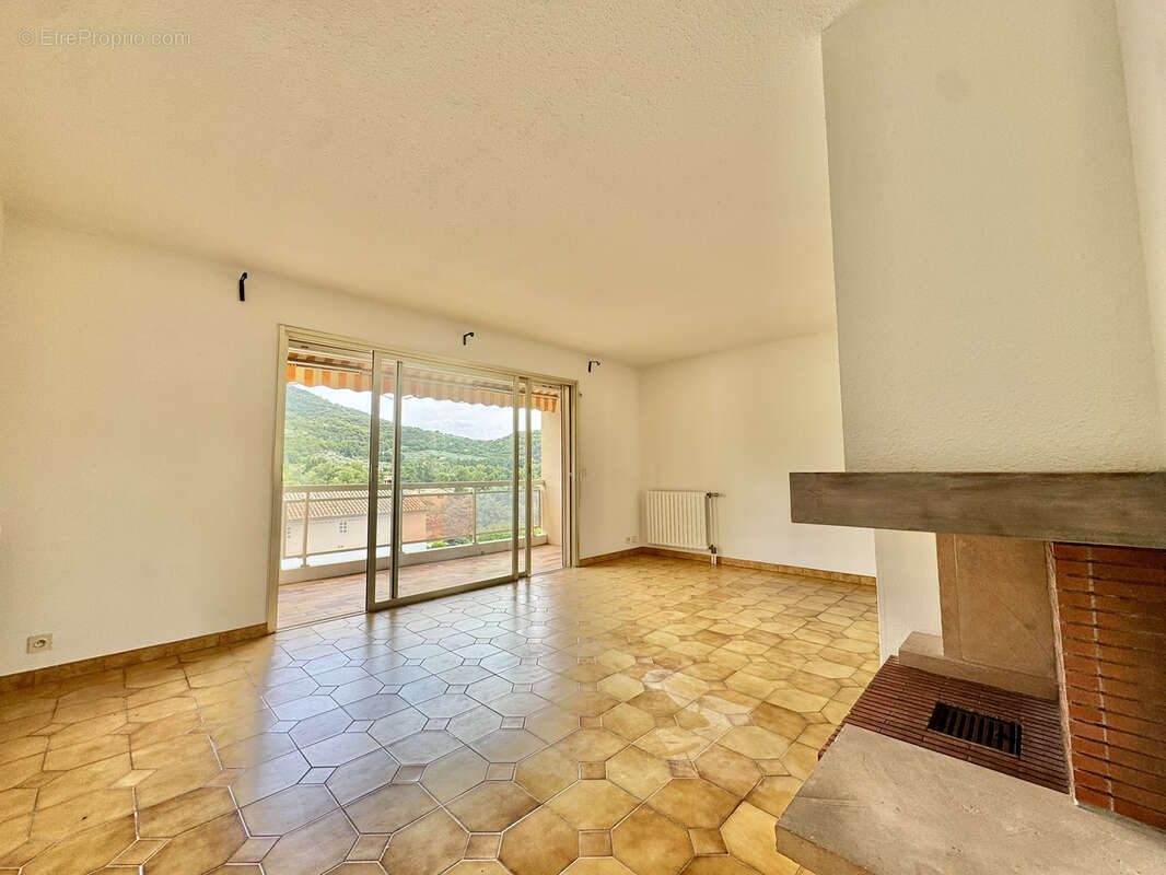 Nyons - appt t3 / terrasse / ascenseur / garage / cave - photo 2