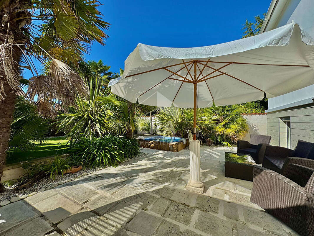 Maison à SAINT-GEORGES-DE-DIDONNE