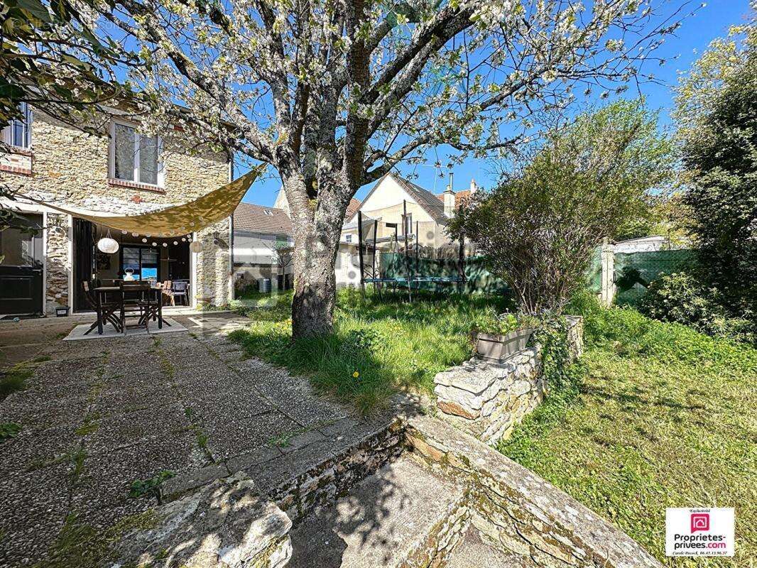 Maison à CRECY-LA-CHAPELLE