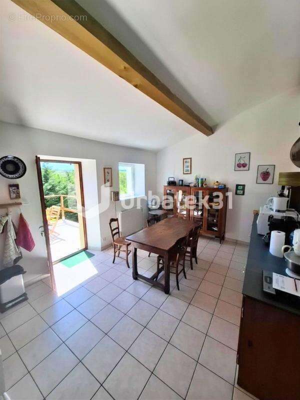 Maison à PEYREFITTE-SUR-L'HERS