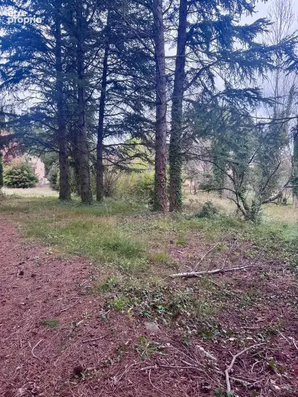 Terrain à PELISSANNE