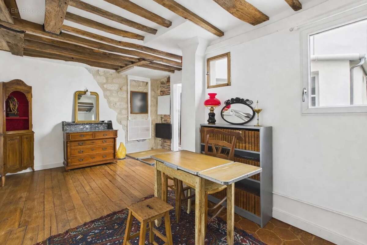 Appartement à PARIS-2E