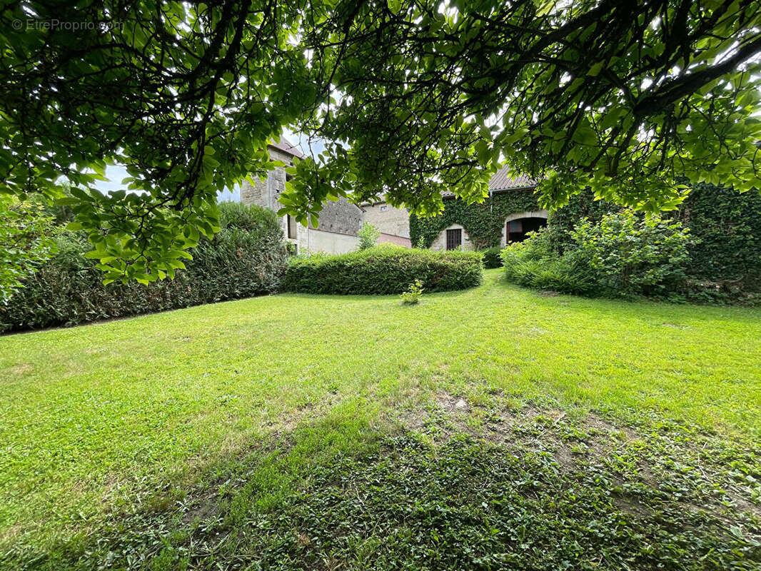 Maison à COUSANCES-LES-FORGES