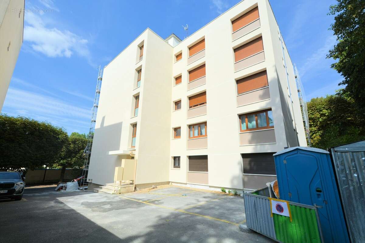 Appartement 71 m² à Saint-Maur-Des-Fosses  - photo 2