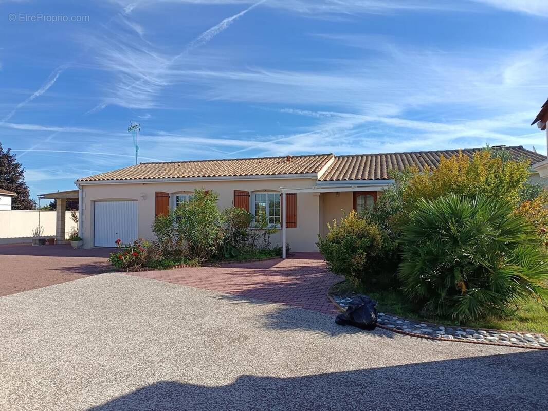 Photo 1 - Maison à CHATEAUBERNARD