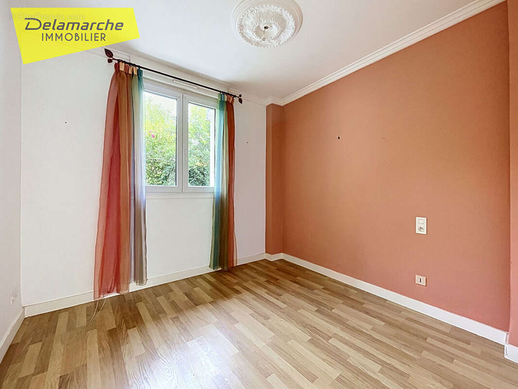 Appartement T2 avec terrasse à Saint-Hilaire-du-Harcouët (50600) - photo 5