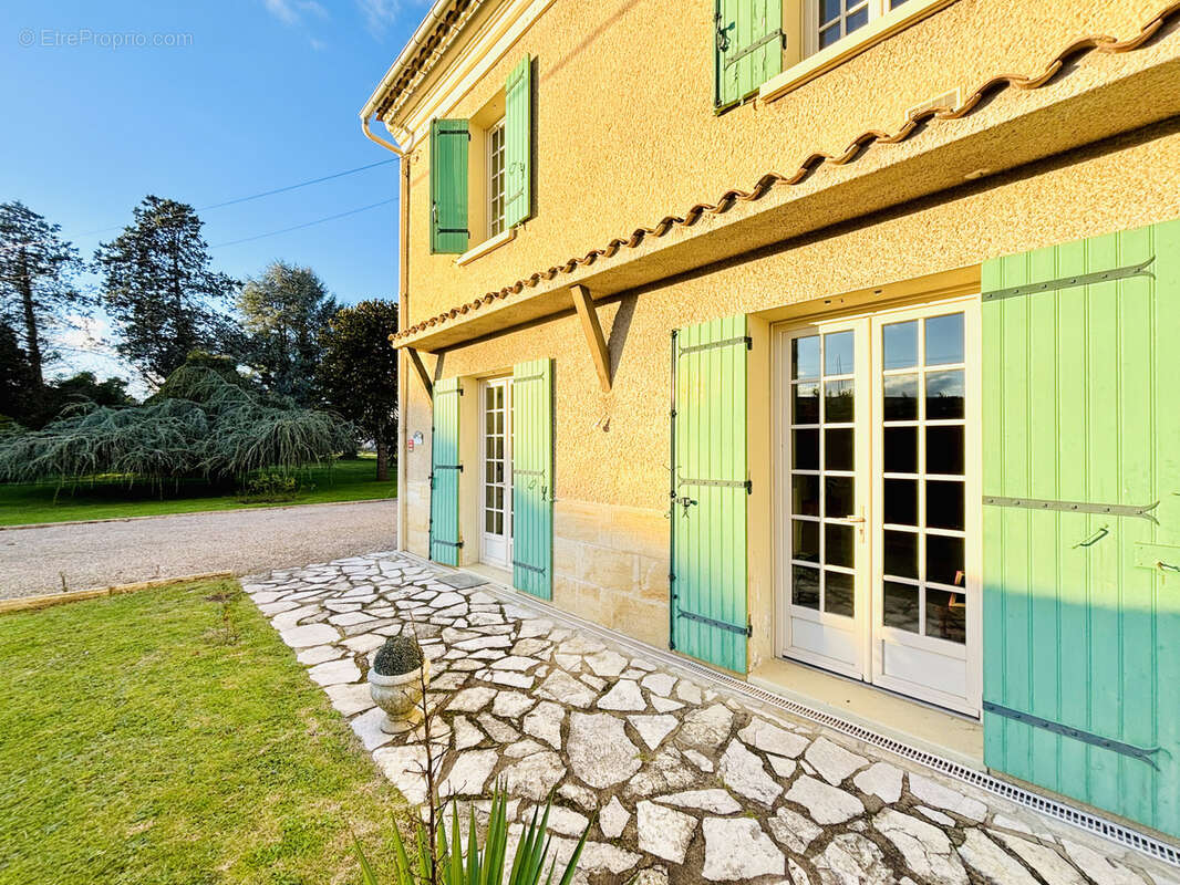 Maison à SAINT-MAGNE-DE-CASTILLON