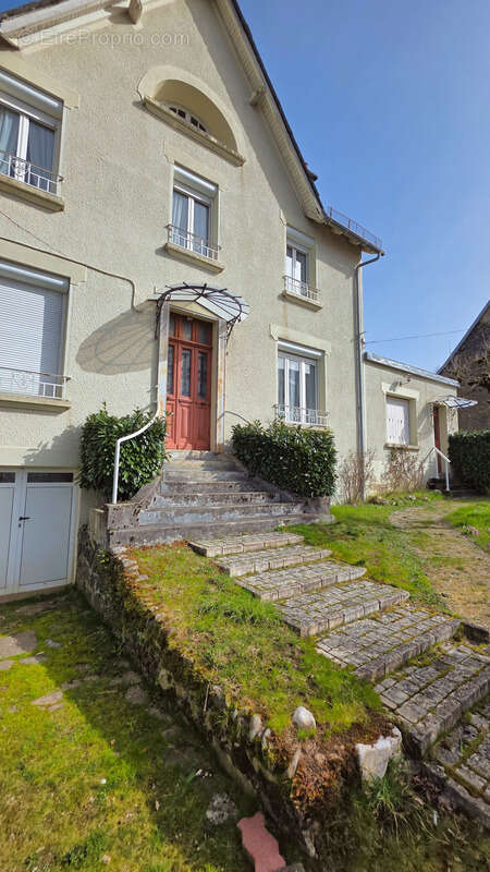 Maison à MAURIAC