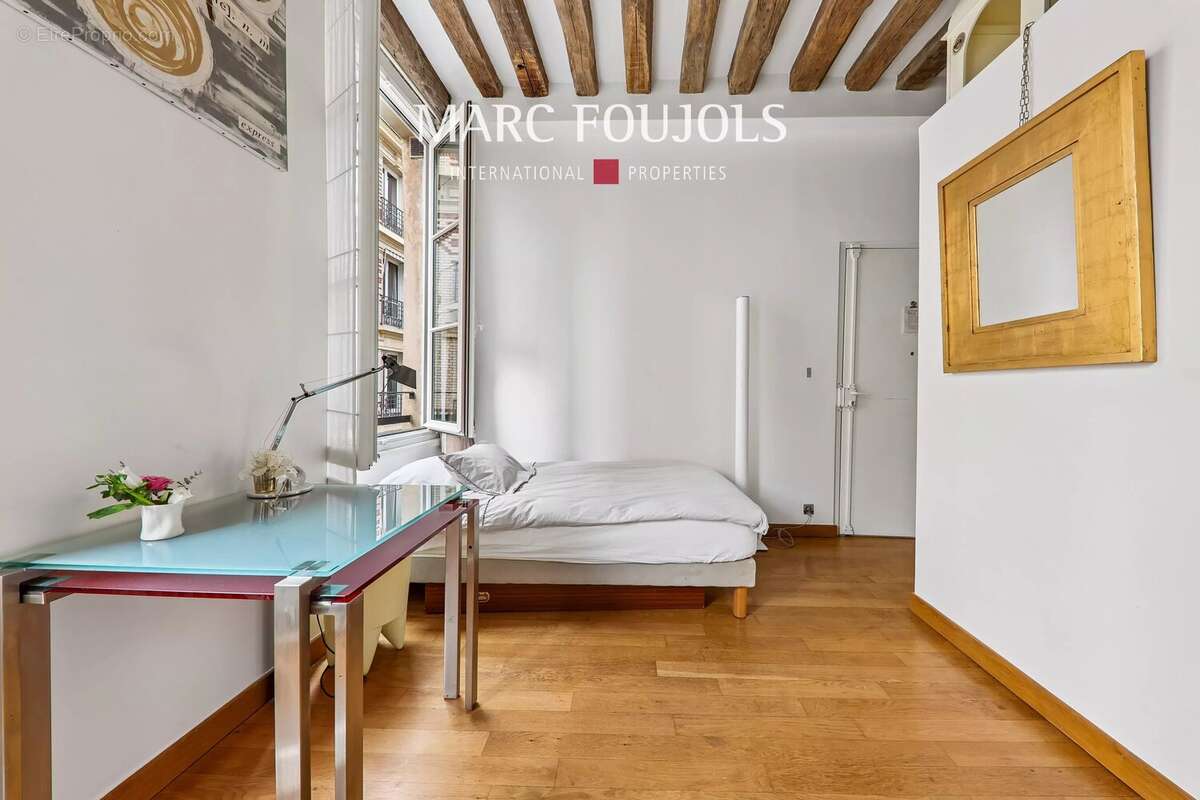 Appartement à PARIS-7E
