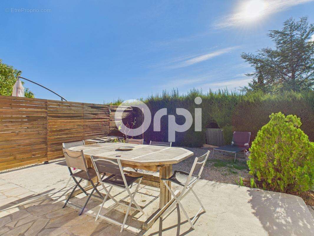 Maison à TOURRETTES