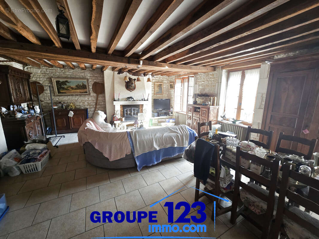 Maison à CHARENTENAY