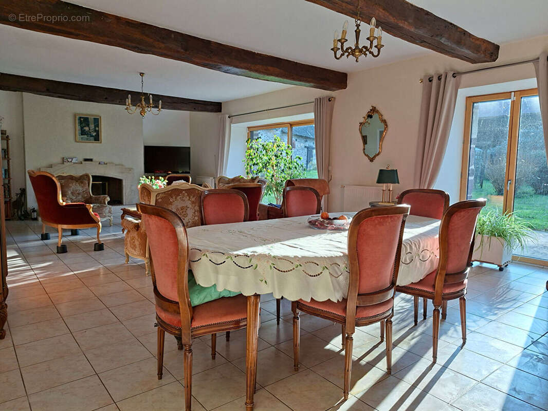 Maison à JANZE