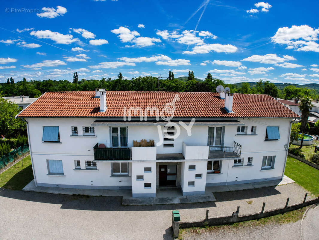 Appartement à CAZERES