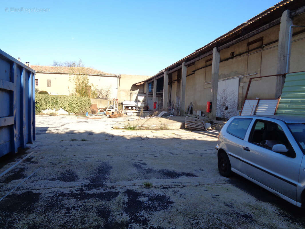 Commerce à AIMARGUES
