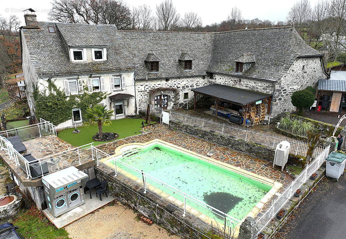 Appartement à SAINTE-GENEVIEVE-SUR-ARGENCE