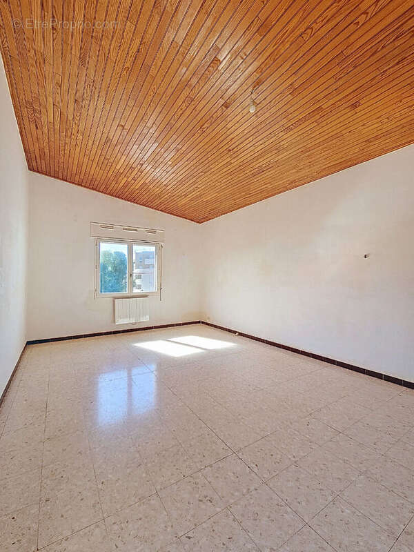 Maison NÎmes 10 pièce(s) 188 m2 - photo 3