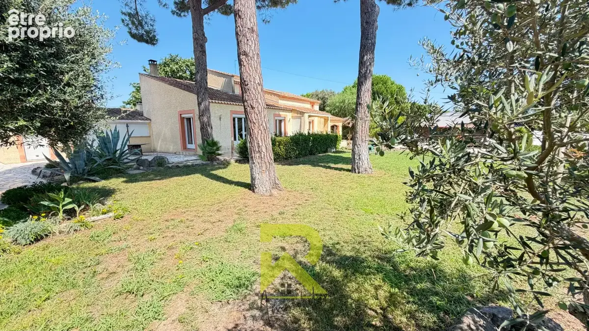Grau d’Agde   Authentique propriété languedocienne avec piscine sur 1 561 m2 de terrain - photo 13