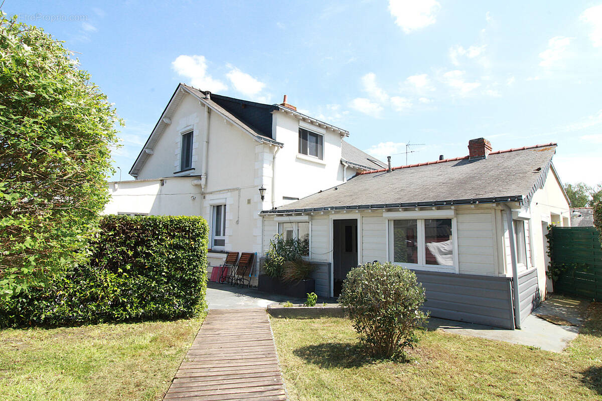 Maison à SAINT-BARTHELEMY-D'ANJOU