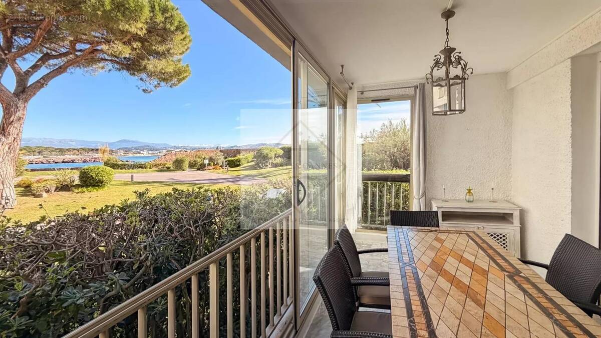 Appartement à MANDELIEU-LA-NAPOULE