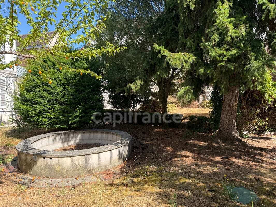 Maison à vendre 7 pièces AUXERRE (89)   Propriété de caractère de 165 m2   4 chambres   Garage   Caves    Terrain - photo 18