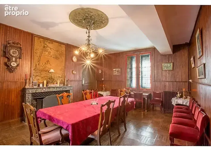 Château avec piscine chauffée,  vastes dépendances, possibilité chambres d'hôtes - photo 5