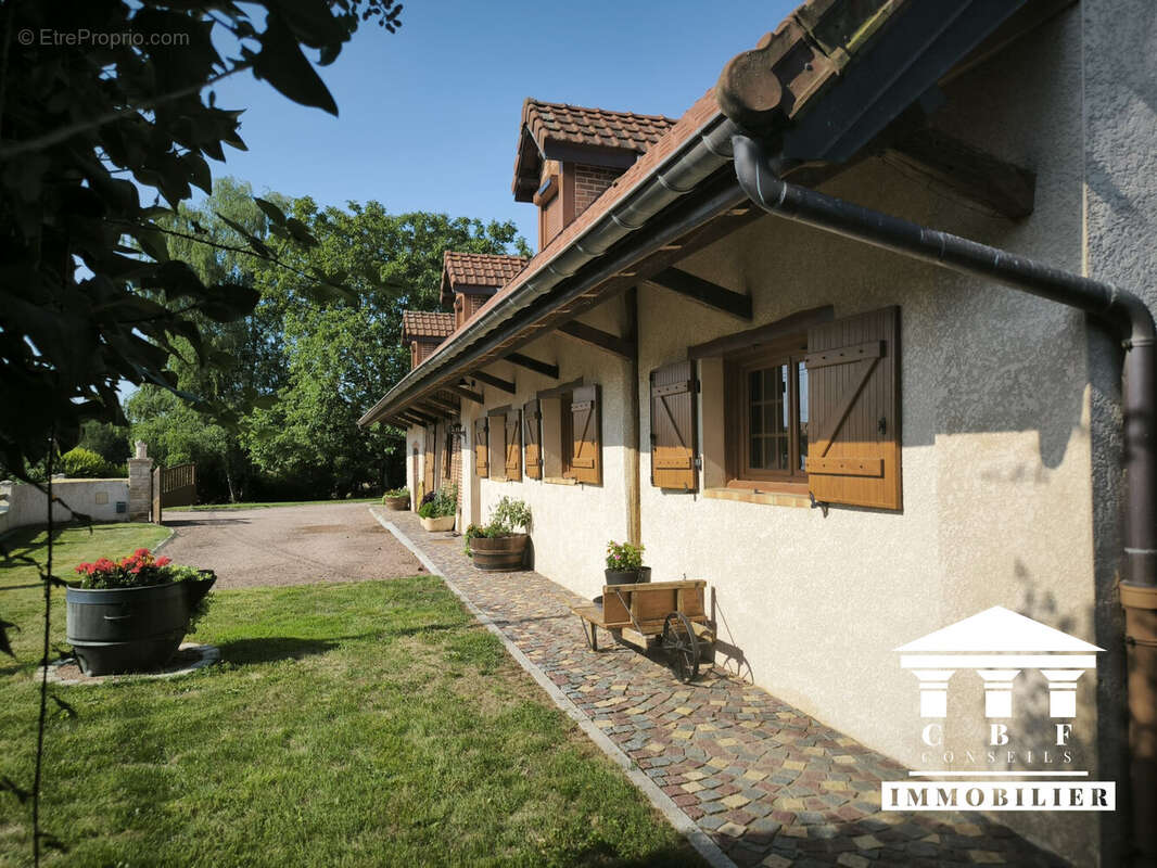 Maison à L&#039;ABERGEMENT-SAINTE-COLOMBE