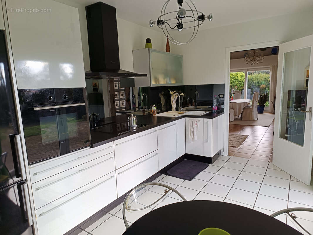 Saint-priest-en-jarez, maison 160 m2 6p+c. - photo 5