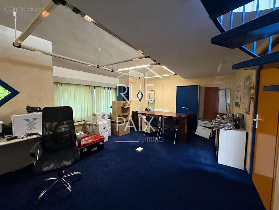 CENTRE-VILLE LOUDUN, Local commercial 163 m² - photo 8