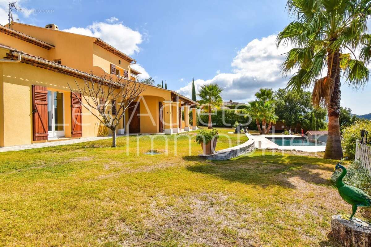 Maison à LES ADRETS-DE-L&#039;ESTEREL