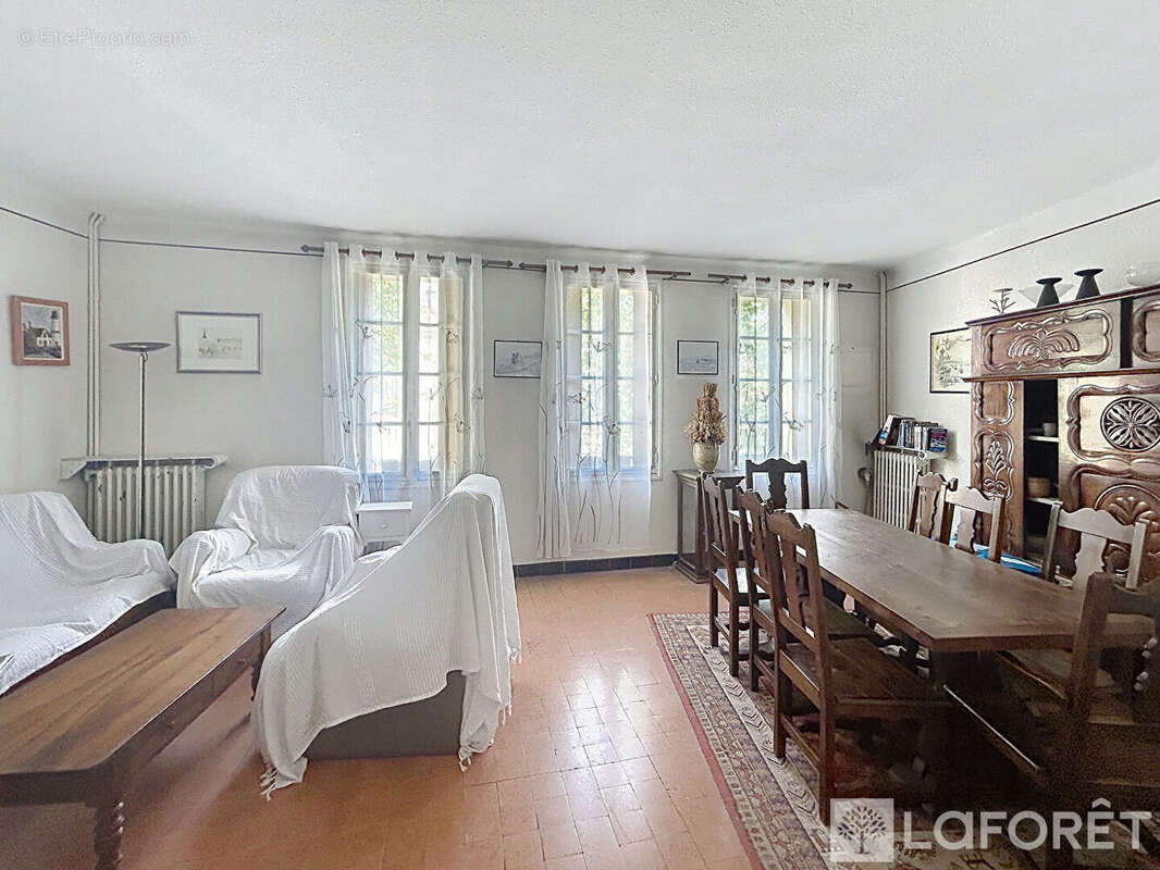 Maison à COURTHEZON