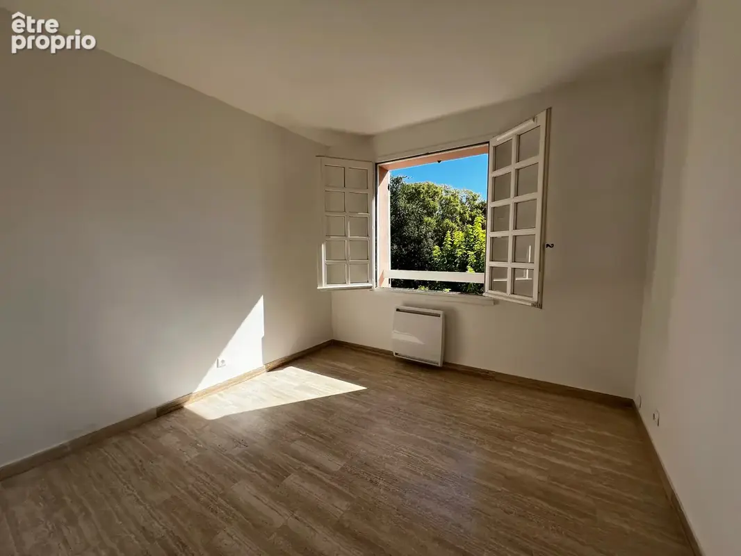 Toulon   petit bois  t3 67 m2   dernier étage avec ascenseur   large balcon - cave & garage - photo 10