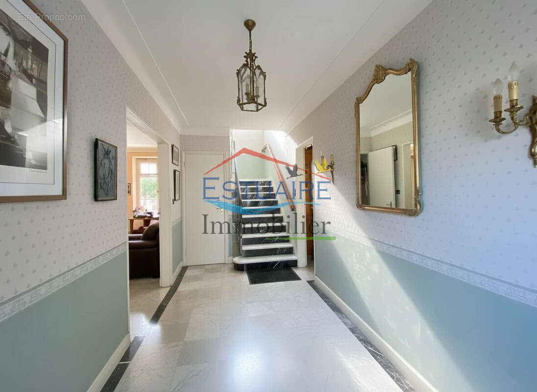 Maison 190 m² à Saint-Herblain  - photo 2