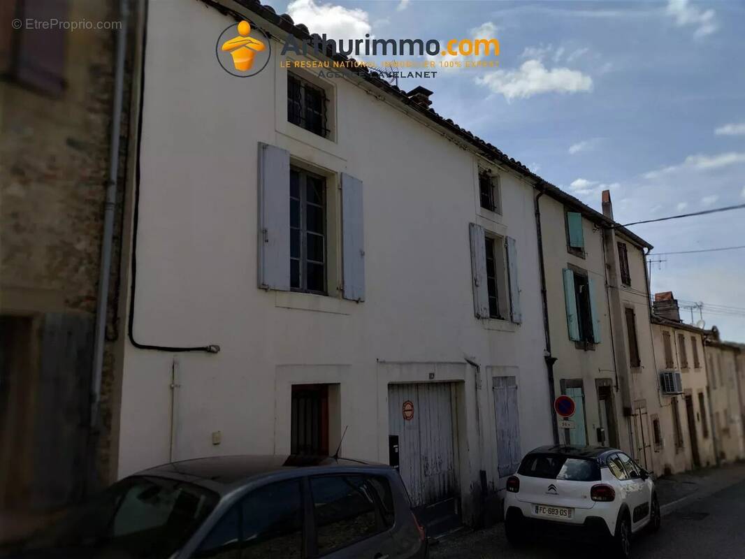 Appartement à LAROQUE-D'OLMES