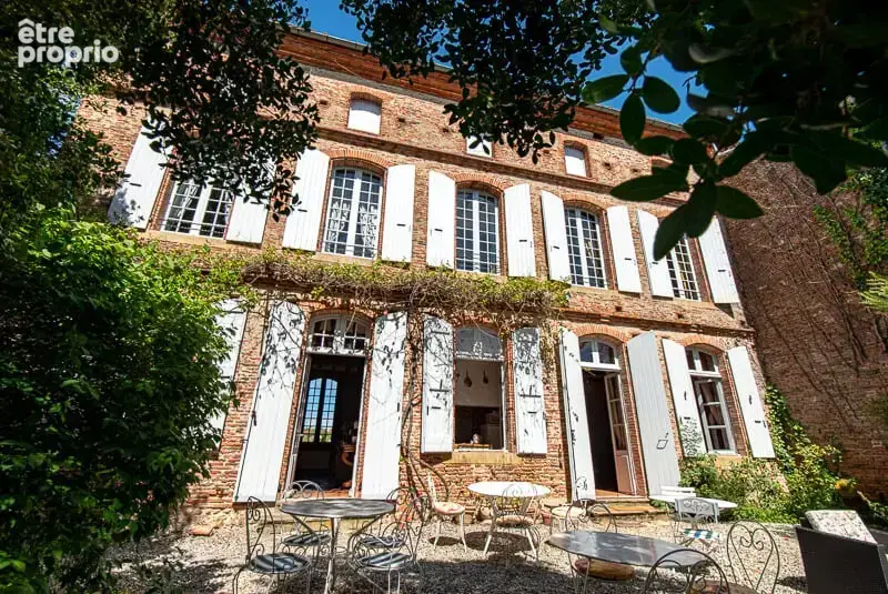 CHATEAU de famille du 17e siècle en très bon état à vendre à GIBEL - photo 15