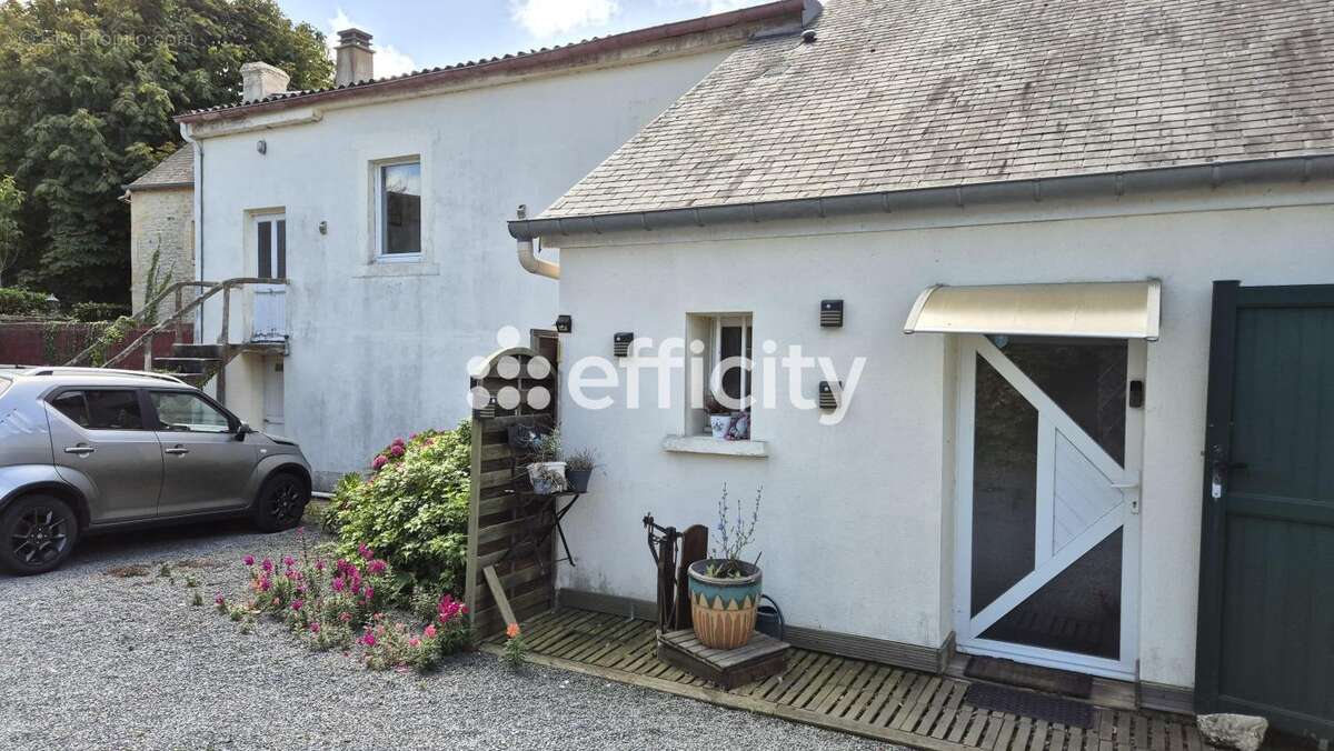 Maison à LONGUES-SUR-MER