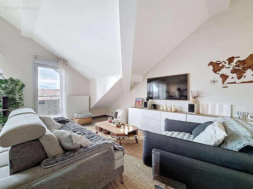 Appartement à POISY