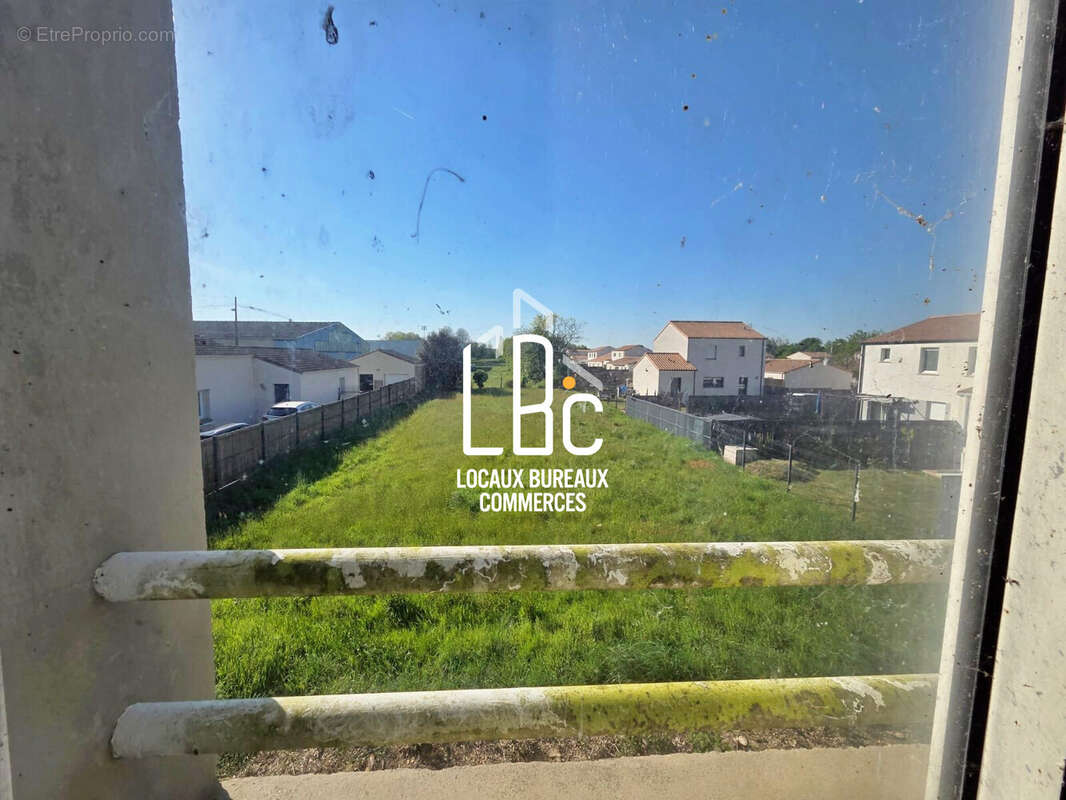 Commerce à LA CHEVROLIERE