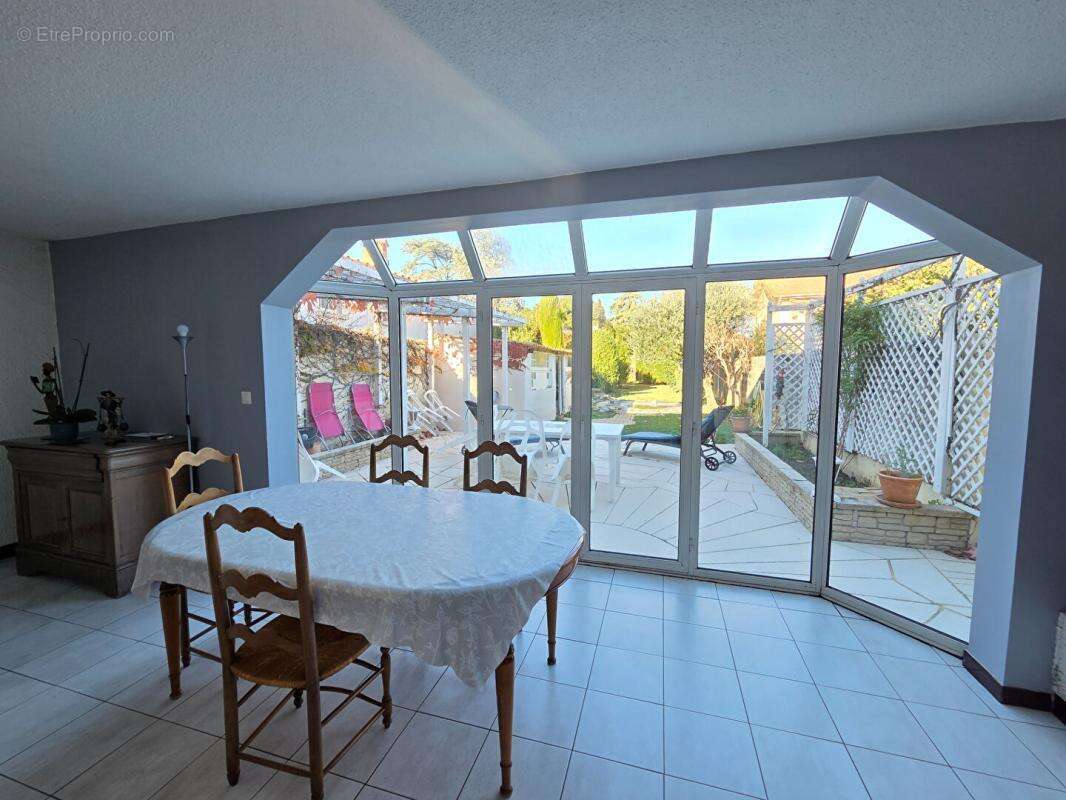 Maison à MONTELIMAR