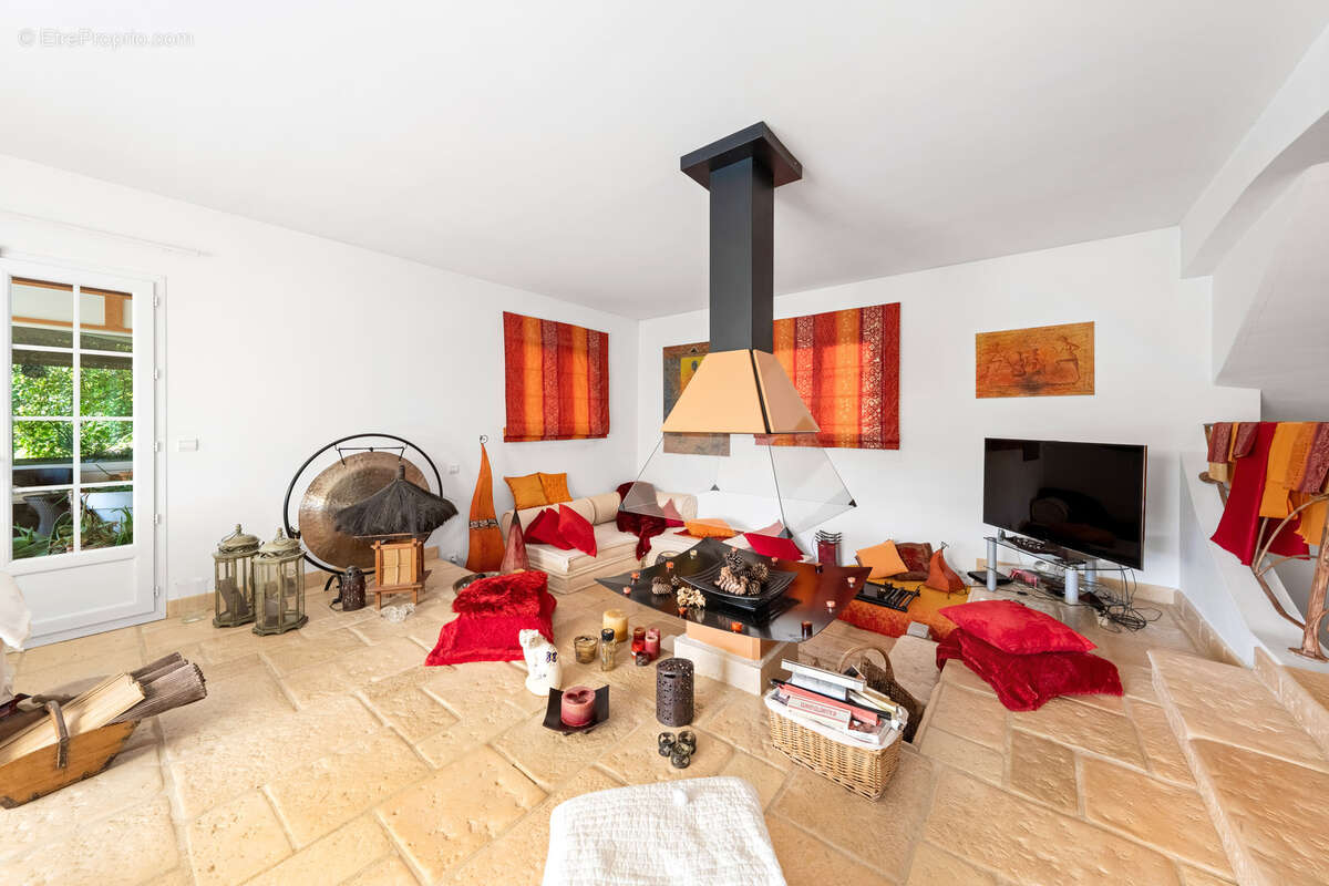 Maison à MONNETIER-MORNEX