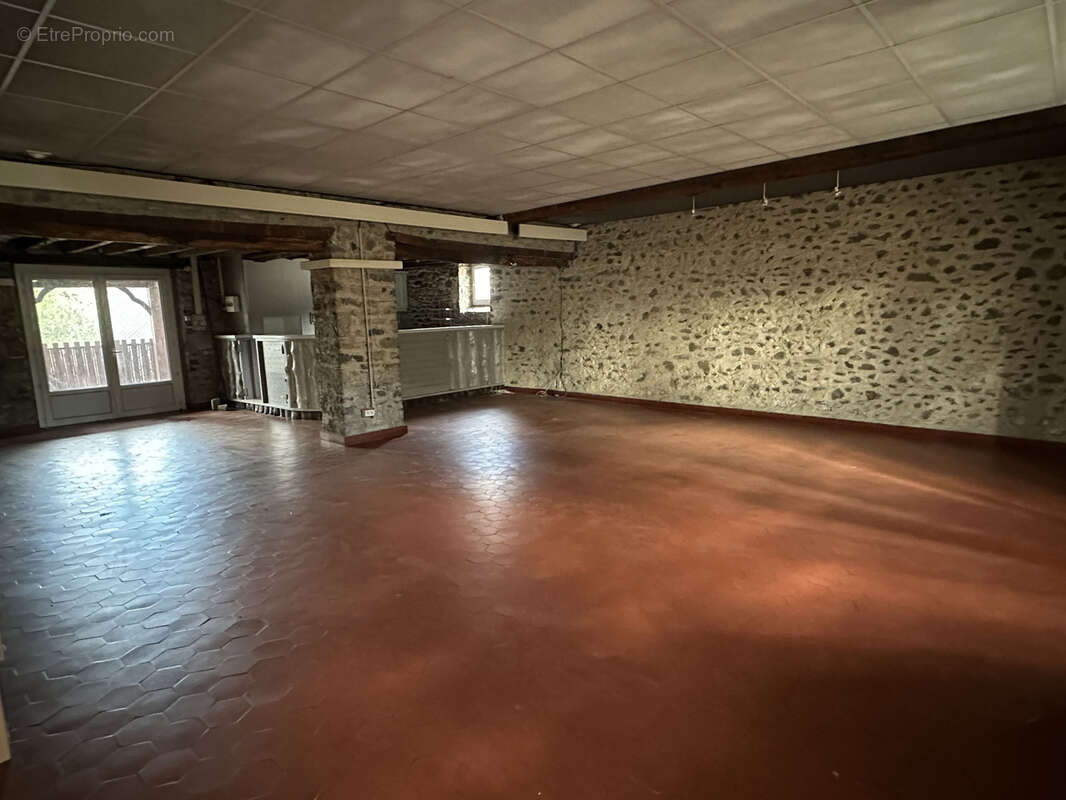 Immeuble de 1120 m2 d'exploitation à Gurmençon - photo 11
