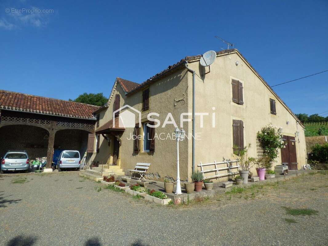 Maison 250 m² à Castelnau-Riviere-Basse  - photo 2