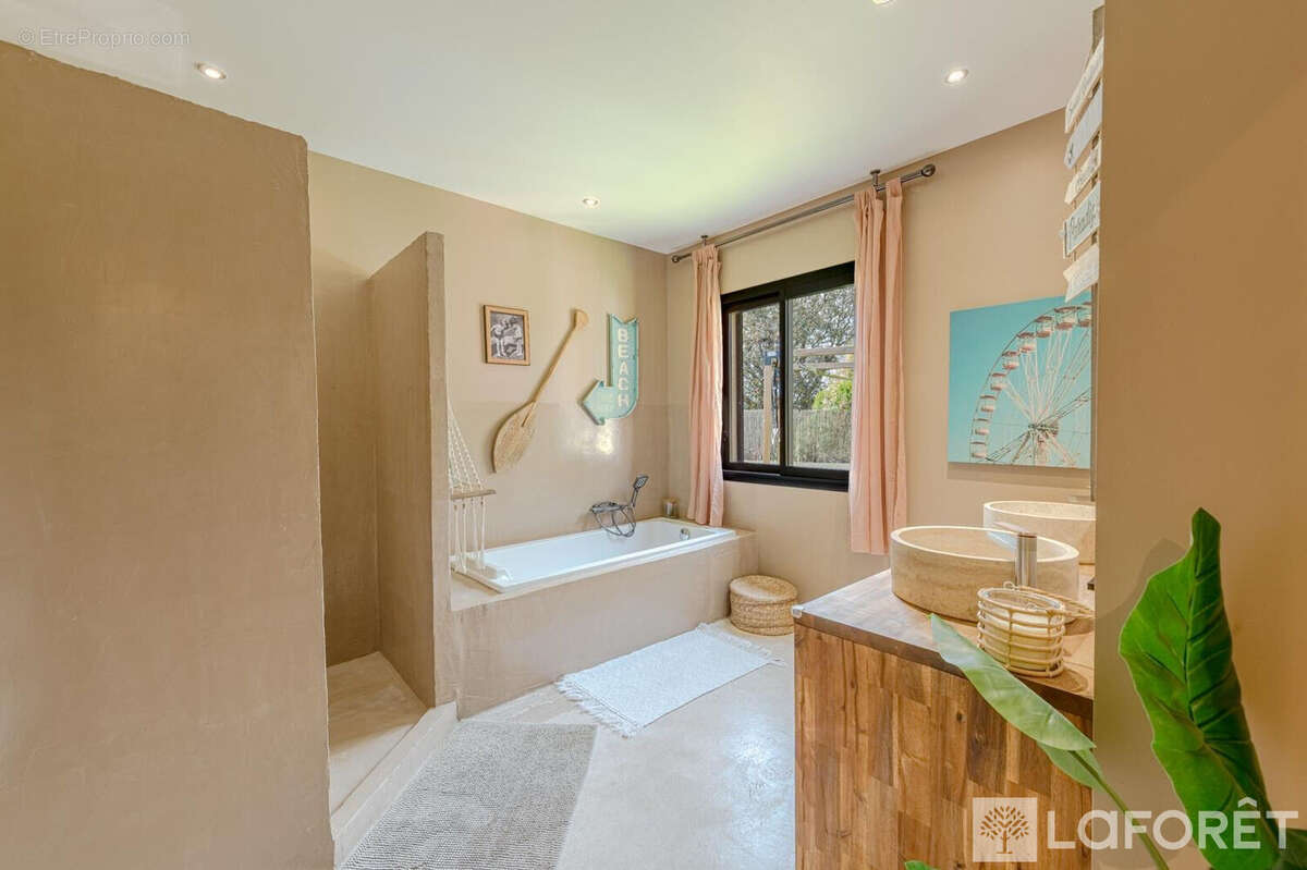 Maison Frejus 5 pièce(s) 162 m2 - photo 11